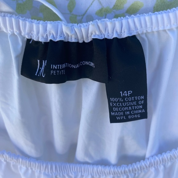 Women’s top - Picture 3 of 5